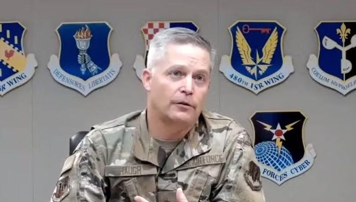 Tháng 4/2025, tướng Timothy Haugh, giám đốc Cơ quan An ninh Quốc gia (NSA) kiêm chỉ huy Bộ tư lệnh Không gian mạng Mỹ (CYBERCOM), cùng cấp phó Wendy Noble rời vị trí.