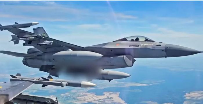 Phantom kêu gọi các đối tác phương Tây tiếp tục cung cấp tên lửa cho Ukraine. Ông đặc biệt đề cập tới tên lửa Patriot cùng các tên lửa AIM-9 và AIM-120 dành cho F-16.