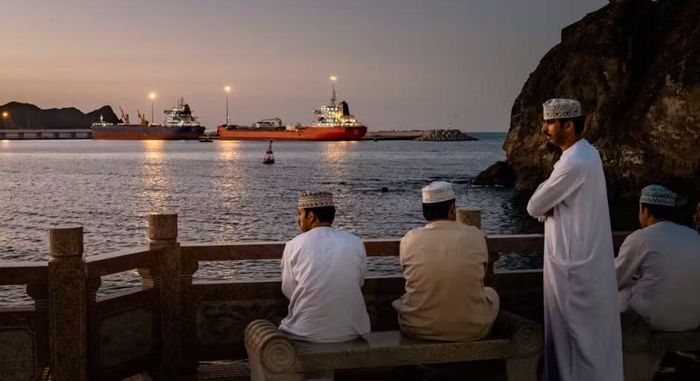 Căng thẳng hiện diễn ra trong bối cảnh cuộc đối đầu Mỹ - Iran đã kéo dài hơn 6 tháng nhưng chưa tìm được lối thoát. Tehran tiếp tục duy trì kiểm soát chặt chẽ eo biển Hormuz, trong khi Washington gây sức ép bằng phong tỏa và các biện pháp trừng phạt kinh tế.