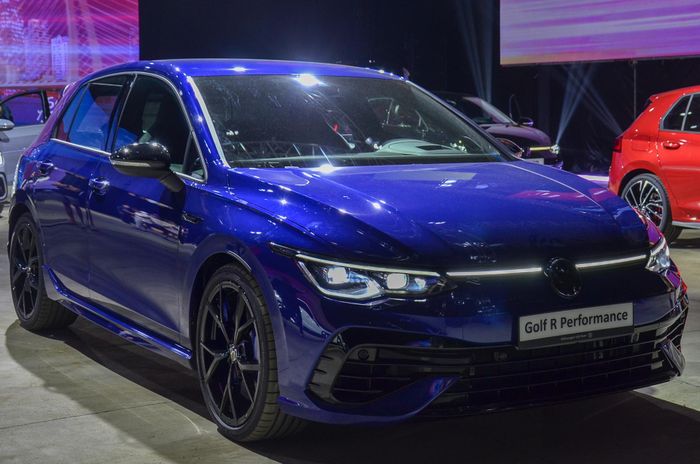  Toàn bộ phiên bản Volkswagen Golf đều được áp dụng ưu đãi 100% phí trước bạ. Ảnh: Phúc Hậu. 