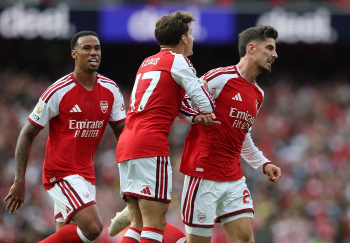  Arsenal bị dẫn từ rất sớm nhưng vẫn giữ được sự bình tĩnh để lật ngược thế trận bằng các bàn của Kai Havertz và Martin Odegaard. 