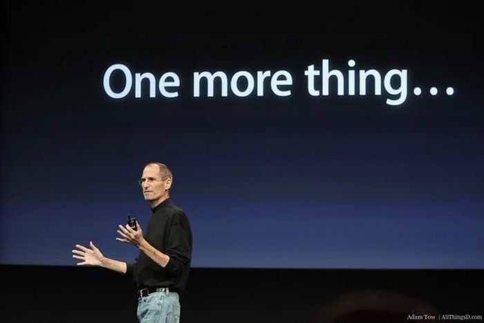 Tân CEO có thể sẽ dành khoảnh khắc "One more thing" biểu tượng cho chiếc iPhone Ultra. Ảnh: Adam Tow/AllThingsD.