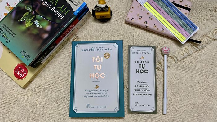 Sách Tôi tự học của học giả Nguyễn Duy Cần.