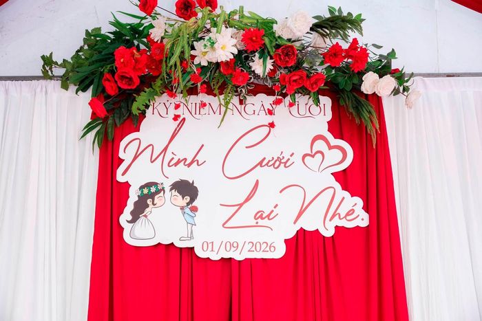 Tên lễ cưới được chị Trà cùng chồng gọi là "Mình cưới lại nhé". 