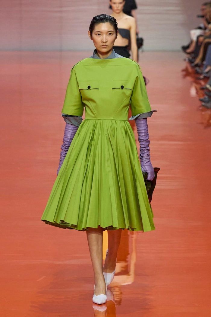  Sắc xanh của matcha dần trở thành gam màu được ứng dụng phổ biến trong thời trang. Ảnh: Blank Street, Prada. 