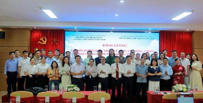 Lớp bồi dưỡng có sự tham gia của 74 học viên là cán bộ làm công tác phòng, chống bạo lực gia đình tỉnh Lai Châu