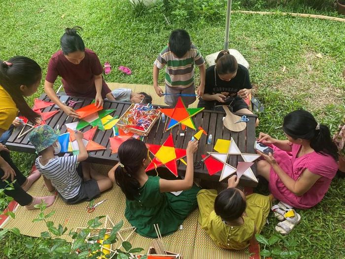 Trải nghiệm gấp lồng đèn ông sao dịp Tết Trung thu