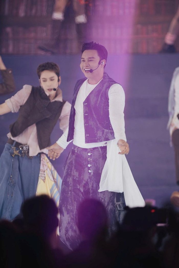 Đông Hùng đưa kỹ thuật "nảy hạt" của ca trù vào ca khúc mang màu sắc Arabic pop