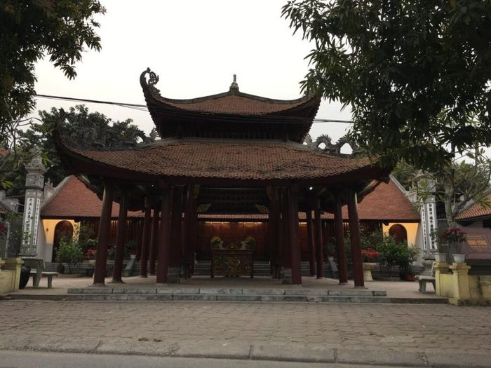 Di tích quốc gia đình Vòng (phường Khương Đình, Hà Nội)