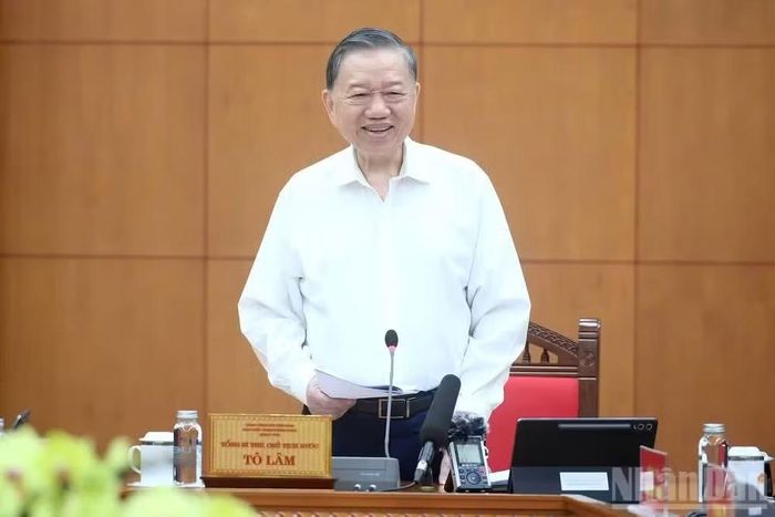 Tổng Bí thư, Chủ tịch nước Tô Lâm phát biểu chỉ đạo tại cuộc làm việc với Ban Tổ chức Trung ương và các cơ quan liên quan về tình hình triển khai xây dựng Đề án sơ kết 5 năm thực hiện Nghị quyết số 28-NQ/TW. (Ảnh: ĐĂNG KHOA)