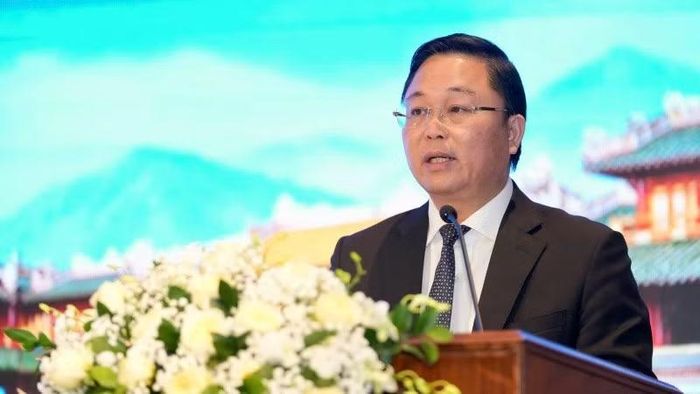 Phó Bí thư Thành ủy, Chủ tịch Ủy ban nhân dân thành phố Huế Lê Trí Thanh phát biểu tại hội nghị. (Ảnh: LÊ HOÀNG)