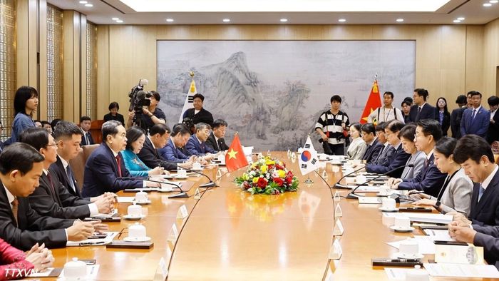 Chủ tịch Quốc hội Trần Thanh Mẫn hội đàm với Chủ tịch Quốc hội Đại Hàn Dân Quốc Cho Jeong Sik.