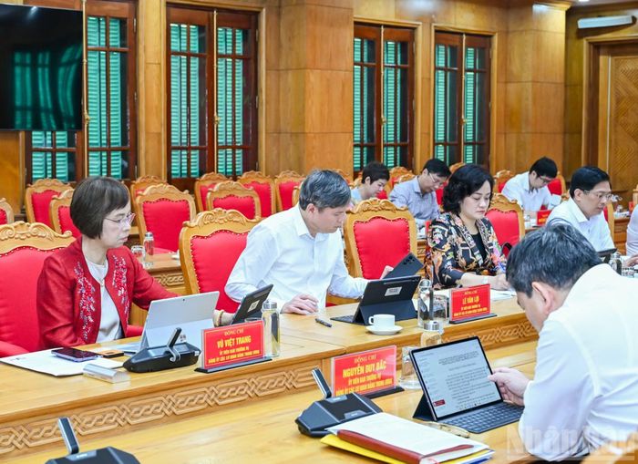 Các đồng chí Ban Thường vụ Đảng ủy các cơ quan Đảng Trung ương dự hội nghị. (Ảnh: DUY LINH)