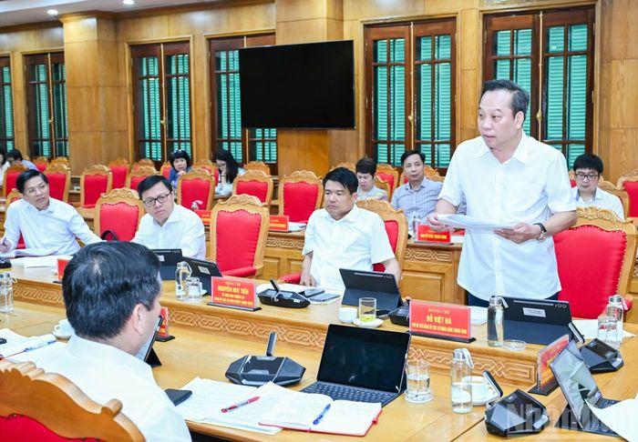 Phó Bí thư chuyên trách Đảng ủy các cơ quan Đảng Trung ương Đỗ Việt Hà phát biểu tại hội nghị. (Ảnh: DUY LINH)