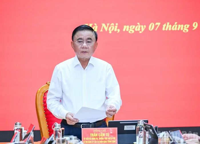Thường trực Ban Bí thư Trần Cẩm Tú ghi nhận nỗ lực của các cấp ủy trong điều kiện khối lượng công việc rất lớn. (Ảnh: DUY LINH)