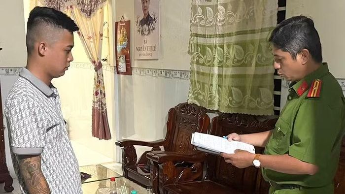 Cơ quan Cảnh sát điều tra tiến hành các quyết định tố tụng đối với Nguyễn Đức Anh. (Ảnh: Công an cung cấp)