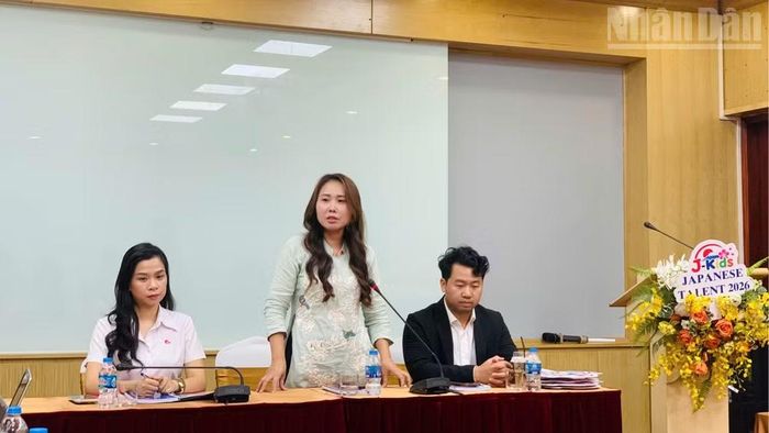  Bà Lê Thương - Chủ tịch Hiệp hội Người Việt Nam vùng Kansai, Giám đốc Trung tâm Xúc tiến Hợp tác Văn hóa và Giáo dục Việt Nam-Nhật Bản (VJCE) phát biểu tại lễ phát động Cuộc thi. (Ảnh: SONG ANH) 