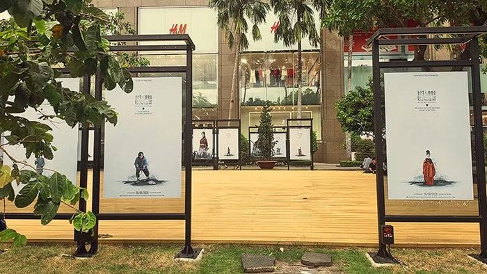 Triển lãm giới thiệu đến đông đảo người dân và du khách không gian trải nghiệm văn hóa trực quan với các hình ảnh, tư liệu, và mỹ thuật phục dựng di sản thời Đinh. (Ảnh: Sở Văn hóa và Thể thao Thành phố)