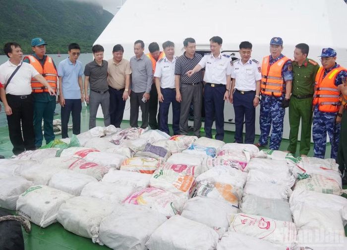 Tang vật liên quan vụ án.