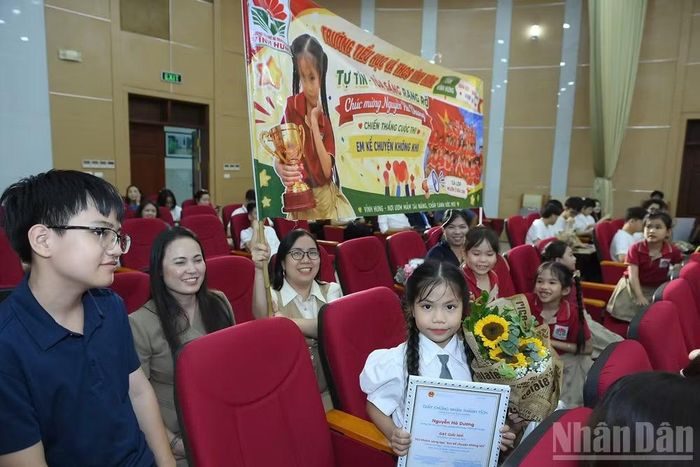 Hào hứng, sôi nổi tại Lễ Tổng kết chương trình “Trẻ em, thanh niên hành động vì không khí sạch và tương lai bền vững”. (Ảnh: ĐĂNG KHOA)