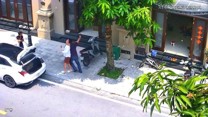 Lực lượng chức năng bắt giữ các đối tượng. (Ảnh: C04)