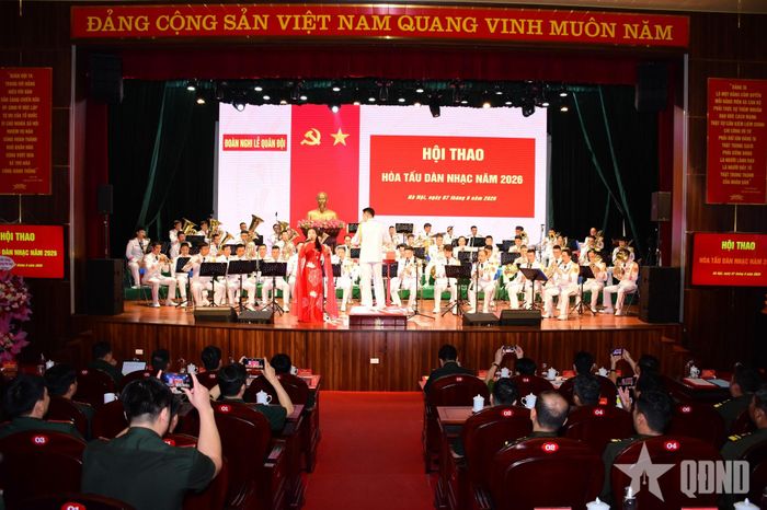 Các đội thi tham gia hội thao. 