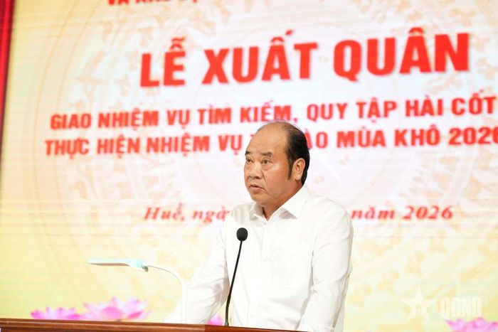 Đồng chí Nguyễn Văn Mạnh, Phó chủ tịch UBND thành phố, Trưởng ban Chỉ đạo 515 TP Huế phát biểu giao nhiệm vụ. 