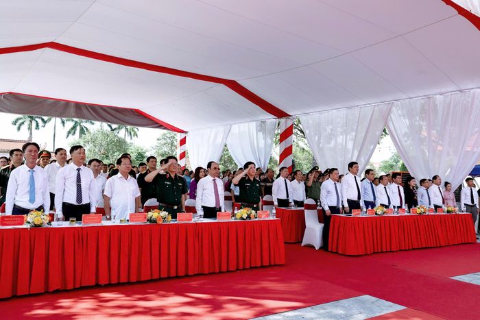  Các đại biểu tham dự buổi lễ 