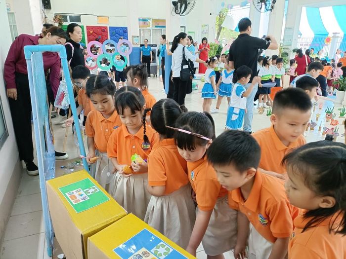 Học sinh mầm non tại TPHCM tham gia hoạt động giáo dục kỹ năng