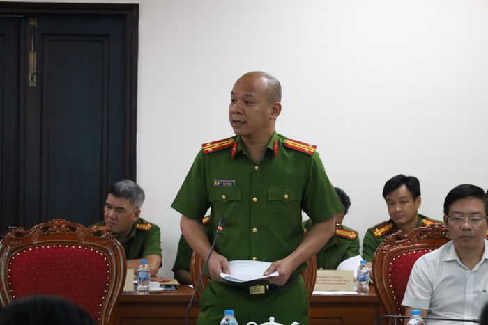 Đồng chí Nguyễn Thành Hưng, Phó Giám đốc, Thủ trưởng Cơ quan Cảnh sát điều tra Công an TPHCM nêu ý kiến tại hội nghị