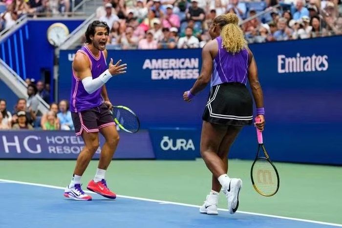 Tay vợt Carlos Alcaraz cùng Serena Williams thi đấu đôi tại US Open 2026 (Ảnh: AP)