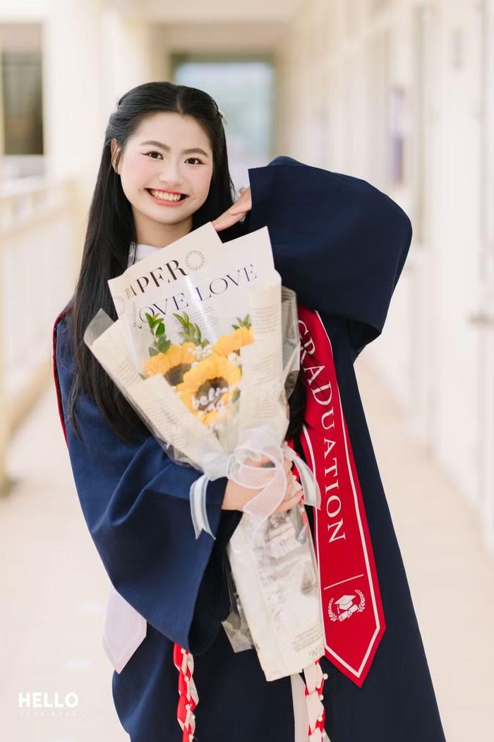 Nguyễn Thị Hồng cựu học sinh chuyên Toán, Trường THPT Chuyên Bắc Giang.