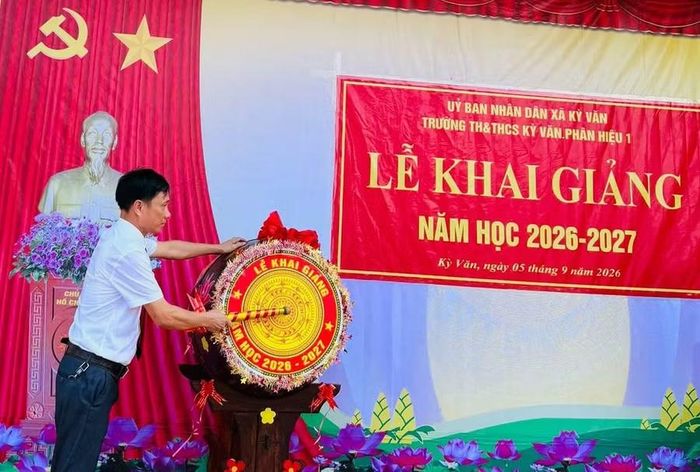 Lễ khai giảng tại Trường TH&THCS Kỳ Văn phân hiệu 1. (Ảnh: FB nhà trường)