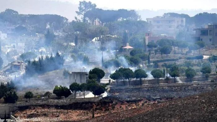 Israel liên tục nhắm mục tiêu vào khu vực đồi Ali al-Taher ở miền Nam Lebanon trong những ngày qua. (Nguồn: Anadolu)