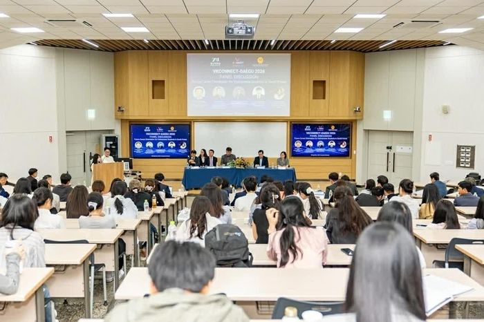Tọa đàm “Định hướng nghề nghiệp tương lai” cho sinh viên tại Diễn đàn VK Connect 2026. (Nguồn: Tổng Lãnh sự quán Việt Nam tại Busan)