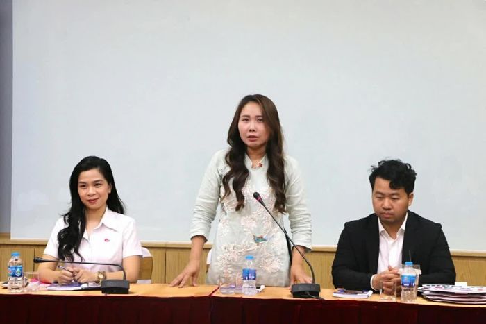 Chủ tịch Hiệp hội Người Việt Nam vùng Kansai, Giám đốc VJCE Lê Thương chia sẻ về mục tiêu phát triển J-KIDS thành sân chơi thường niên. (Ảnh: Ngọc Anh)