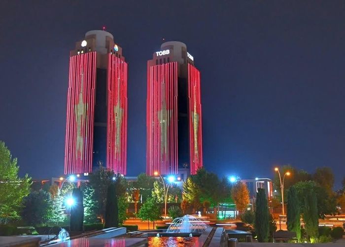 Tòa tháp đôi TOBB chiếu hình cờ Việt Nam. (Nguồn: Đại sứ quán Việt Nam tại Thổ Nhĩ Kỳ)