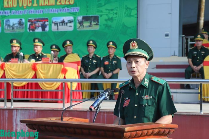 Thiếu tướng Hoàng Hữu Chiến phát biểu chỉ đạo khai mạc hội thao. Ảnh: Ngọc Lâm