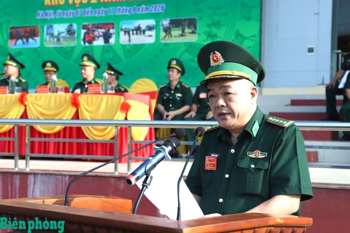 Đại tá Nguyễn Văn Khanh, Phó Tham mưu trưởng Bộ đội Biên phòng, Phó Trưởng Ban Thường trực hội thao phát biểu tại buổi khai mạc hội thao. Ảnh: Ngọc Lâm