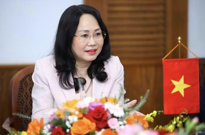 Bộ trưởng Bộ Văn hóa, Thể thao và Du lịch Lâm Thị Phương Thanh phát biểu tại buổi làm việc. Ảnh: Bộ VHTT&DL