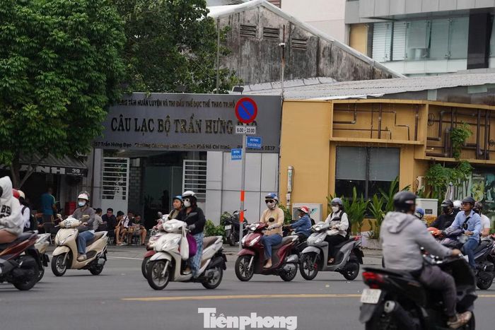 Khu đất có diện tích hơn 2.341 m², nằm trên mặt tiền đường Trần Hưng Đạo, gần khu vực chợ Bến Thành, có vị trí được đánh giá thuận lợi. Sau khi thu hồi, Trung tâm Phát triển quỹ đất TPHCM đã tiếp nhận và quản lý khu đất theo quy định.