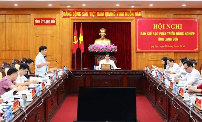 Sáng 7/9, cuộc họp “Ban Chỉ đạo phát triển nông nghiệp tỉnh Lạng Sơn” do Bí thư Tỉnh ủy Lạng Sơn Hoàng Quốc Khánh chủ trì cùng với sự tham dự của lãnh đạo UBND tỉnh, các sở, ngành đã diễn ra theo lịch làm việc mới.