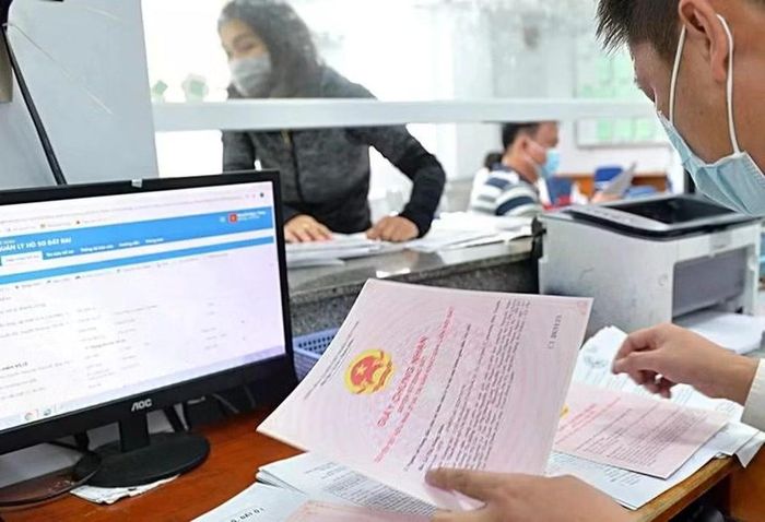 Bộ Nông nghiệp và Môi trường yêu cầu không để "cò" làm thủ tục đất đai nhanh hơn người dân. Ảnh minh hoạ.