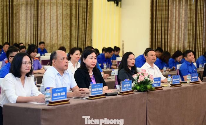 Đại biểu tham dự chương trình phát động cuộc thi. Ảnh: Xuân Tùng
