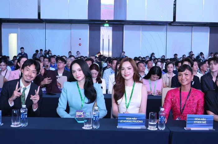 Những người có ảnh hưởng lớn trong cộng đồng góp mặt tại sự kiện. Ảnh: Ngô Tùng
