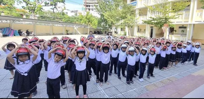 Học sinh Trường Tiểu học Xương Huân 1 nay thành phân hiệu của Trường Tiểu học Nha Trang.