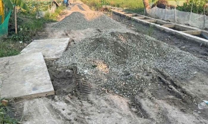 Phường Nam Sầm Sơn chỉ đạo các đơn vị xử lý tạm thời cho người dân đi lại