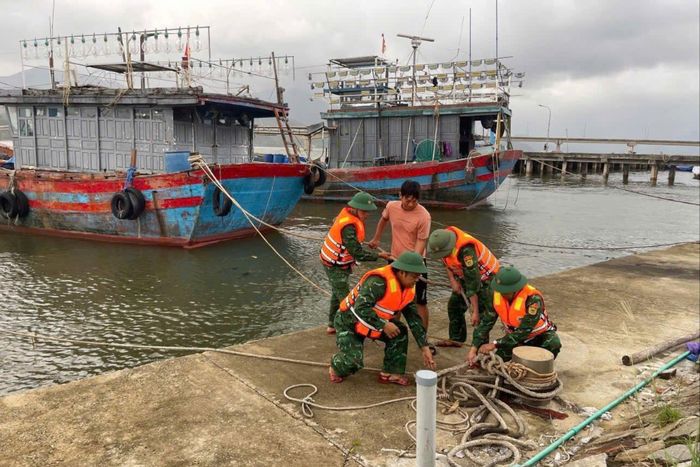 Các địa phương, đơn vị chủ động ứng phó với mưa lớn, dông lốc trong những ngày tới.