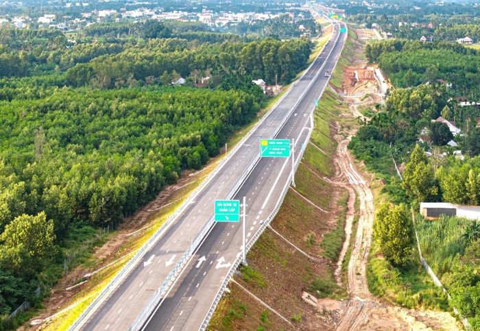 Nhiều tuyến cao tốc đầu tư phân kỳ 2-4 làn đang được nghiên cứu mở rộng khi lưu lượng phương tiện tăng nhanh.