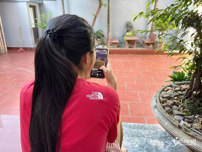 Việc xem video ngắn quá nhiều có thể gây ảnh hưởng nghiêm trọng đến tâm lý của mỗi người. Ảnh minh họa